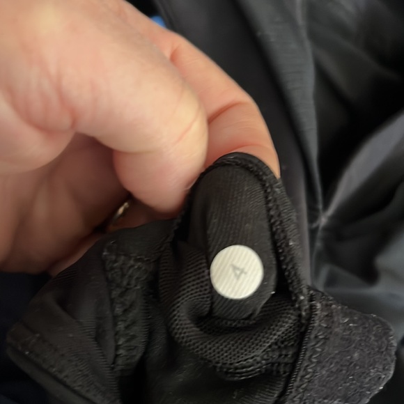 ❤️❤️SOLD Lululemon Black Racer Back Tank Top.❤️❤️ - Picture 4 of 4